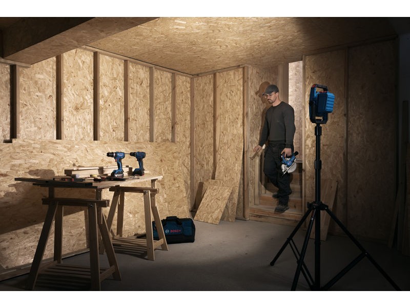 Brezžična svetilka Bosch za uporabo na gradbišču GLI 18V-3000, 06014A8100